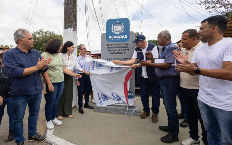 Governador em exercício inaugura obras do Vida Nova nas Grotas e anuncia regularização fundiária de imóveis
