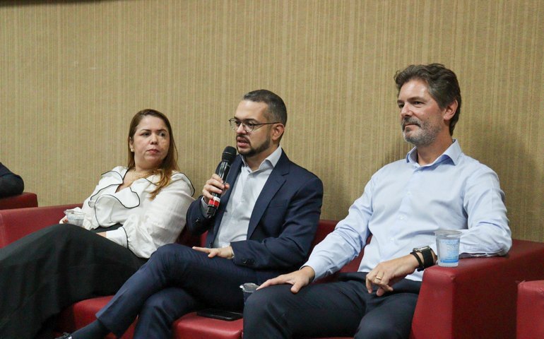 Casal participa do I Fórum de Regulação e Saneamento durante a 11ª Bienal do Livro de Alagoas