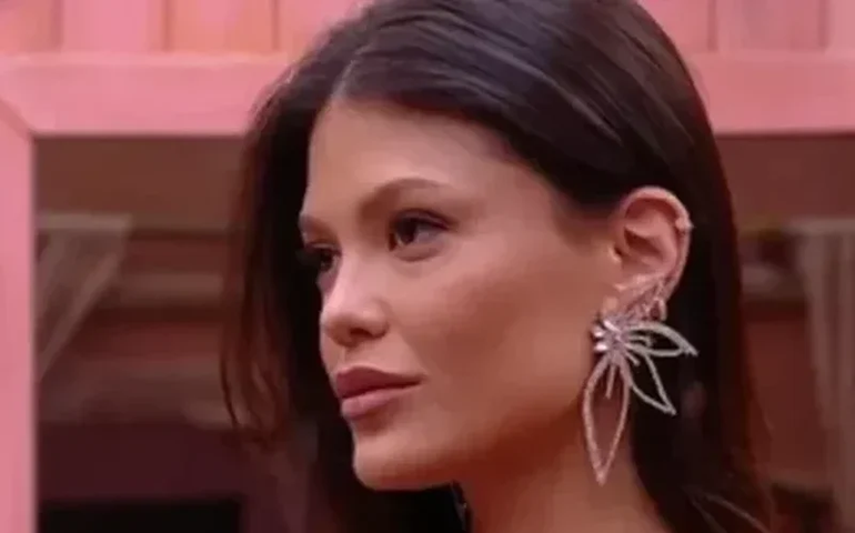 'BBB 25': Vitória Strada elenca nomes que pode indicar ao Paredão; veja