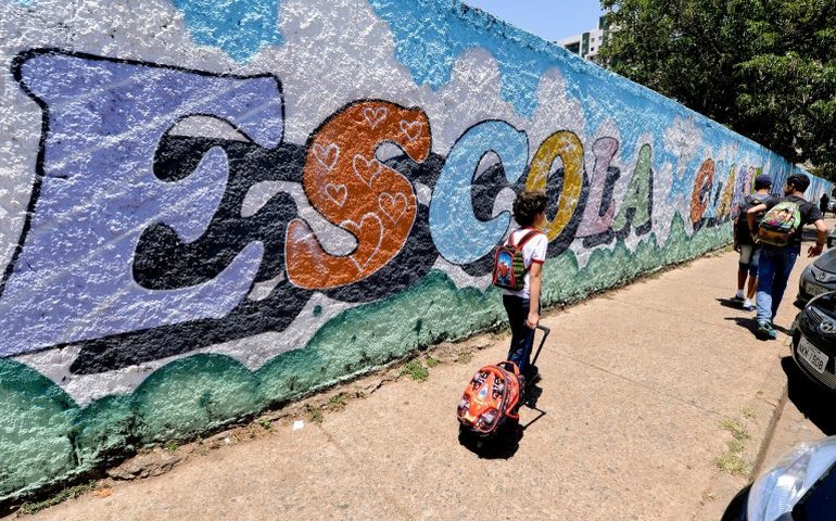 Comissão debate cumprimento da lei que garante atendimento psicológico a alunos de escolas públicas