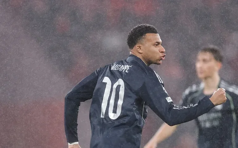 Real Madrid reencontra Benfica nos playoffs das oitavas da Champions League