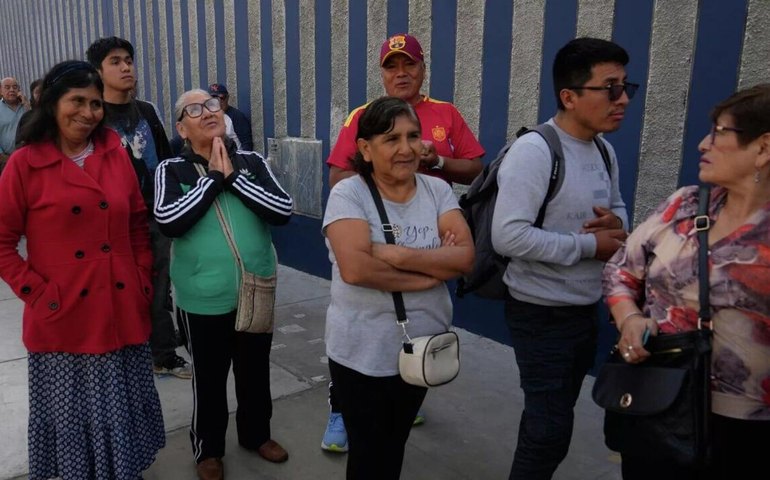 Especialista aponta “declínio democrático” no Peru apesar das eleições