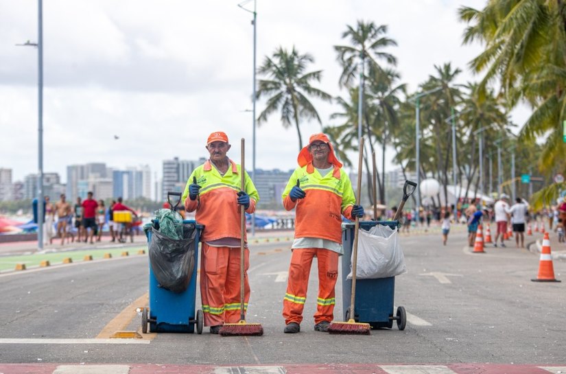 Serviços de limpeza serão reforçados durante prévias carnavalescas