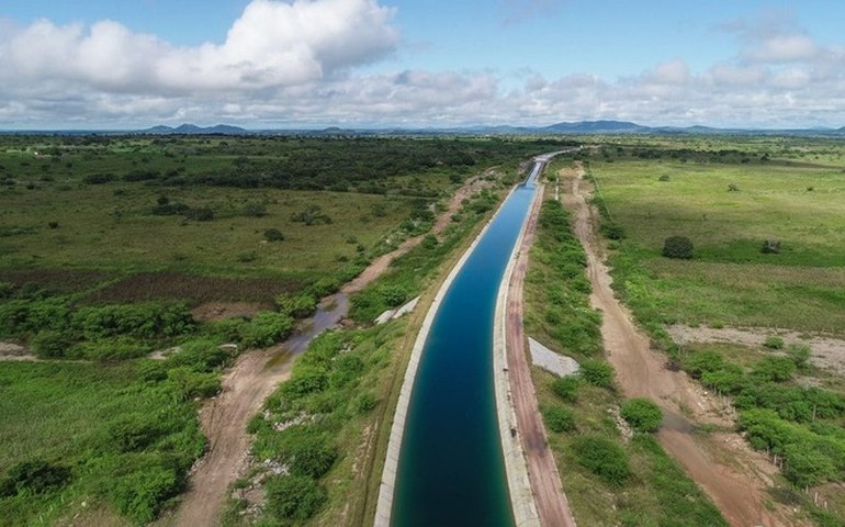 Ronaldo Medeiros solicita sessão em Delmiro Gouveia para debater sobre Canal do Sertão
