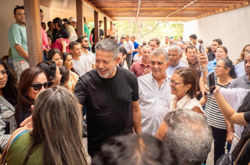 Trabalho de Arthur Lira garante investimento de R$ 3 milhões para pavimentação de 17 mil m² de vias urbanas em Pão de Açúcar