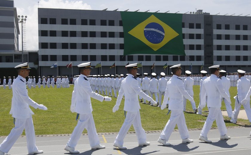 Marinha abre processo seletivo para oficiais temporários