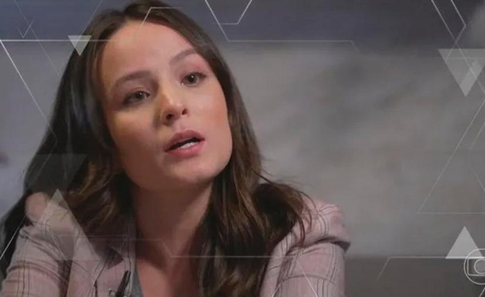 A atriz Larissa Manoela em entrevista ao Fantástico