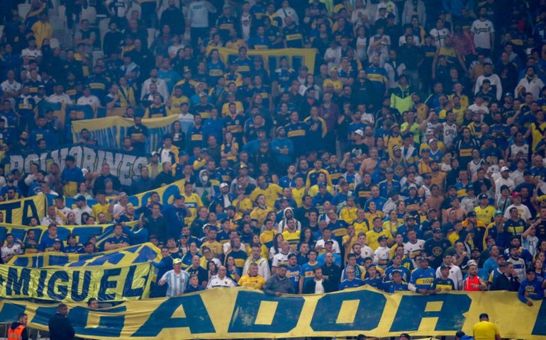 Torcedores do Boca Jrs pagam fiança e são liberados após gestos racista e nazista