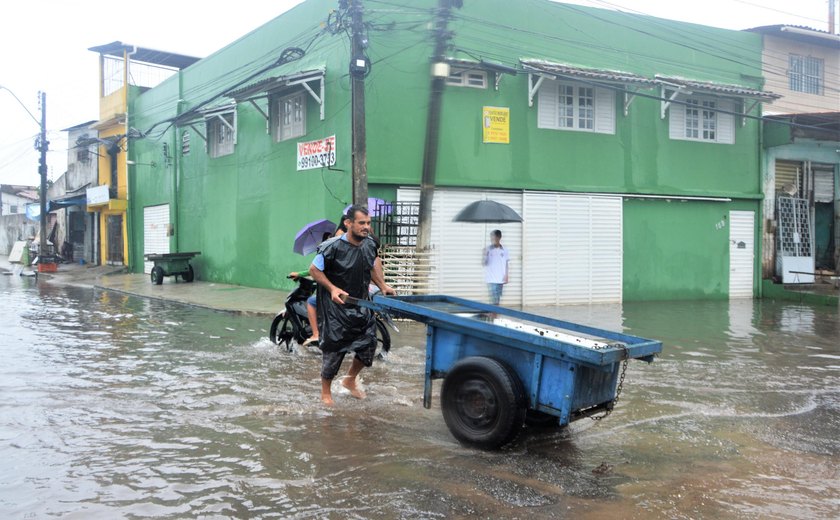 Comércio de Porto Alegre busca recuperação após um ano das enchentes