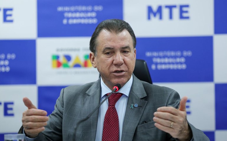 Brasil fecha 2025 com aumento de 5% no estoque de empregos