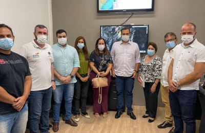 Prefeita de Santana do Ipanema solicita perfuração de novos poços artesianos na Semarh