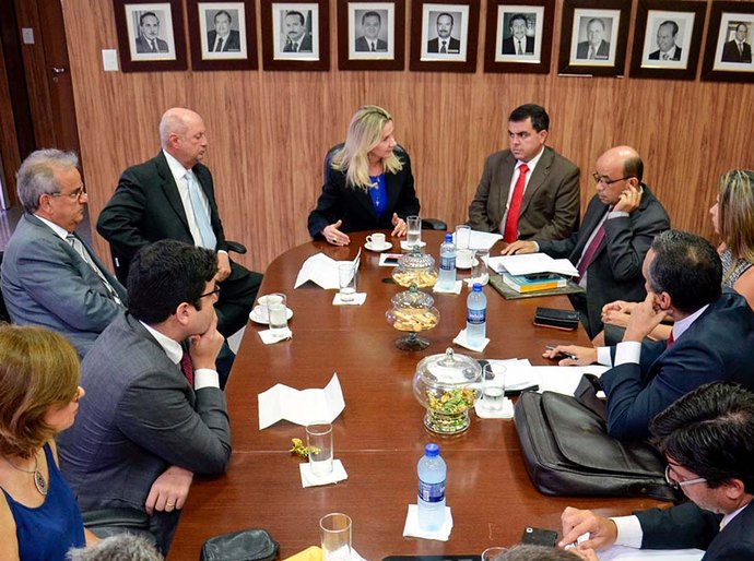 Tribunal de Contas determina revisão de todos os contratos