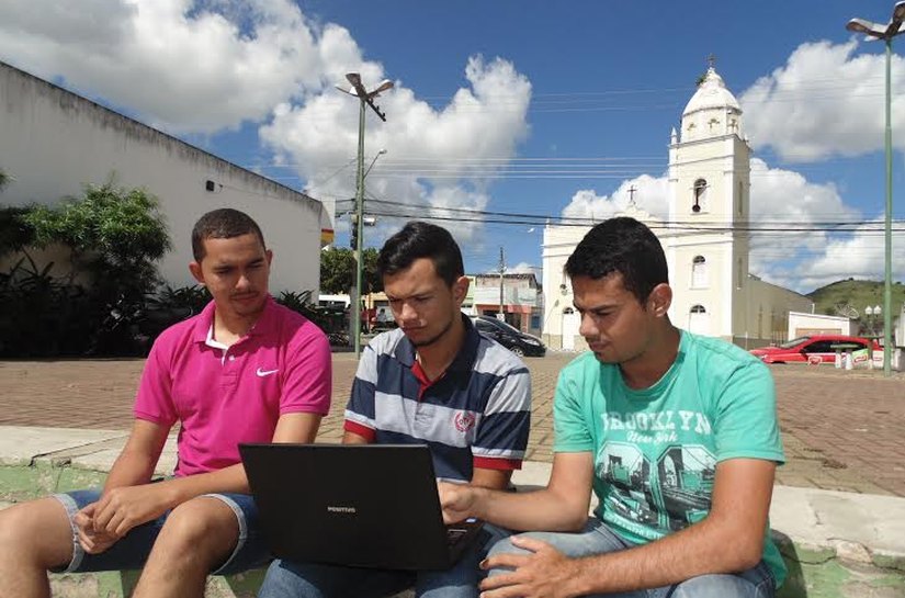 Estudantes limoeirenses lançam aplicativo voltado à orientação vocacional