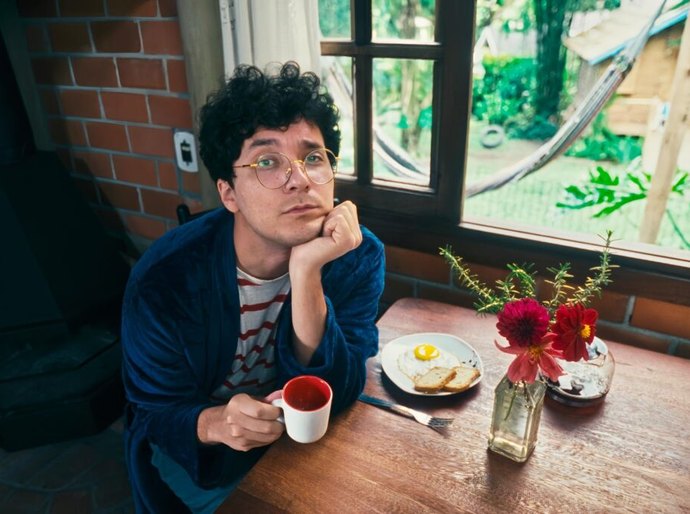 Phill Veras apresenta show intimista em Maceió no Rex Bar neste domingo (19)