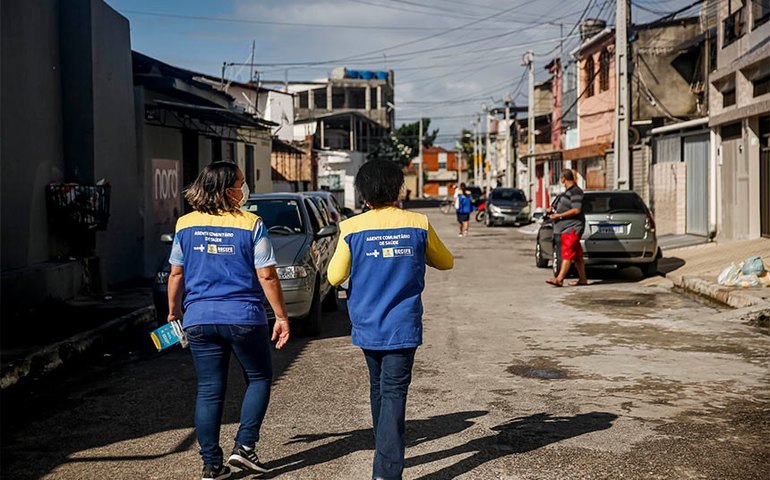 Valorização de agentes comunitários de saúde é tema de debate na CAS
