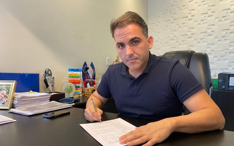 Pilar sanciona Piso Nacional da Enfermagem e inicia pagamento de auxiliares e técnicos com retroativos