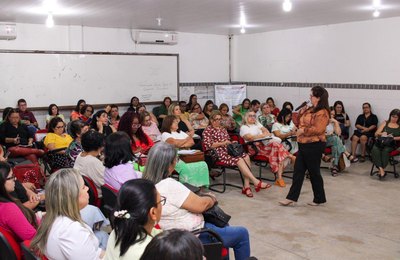 Semed reúne gestores escolares, apresenta nova estrutura e ouve demandas