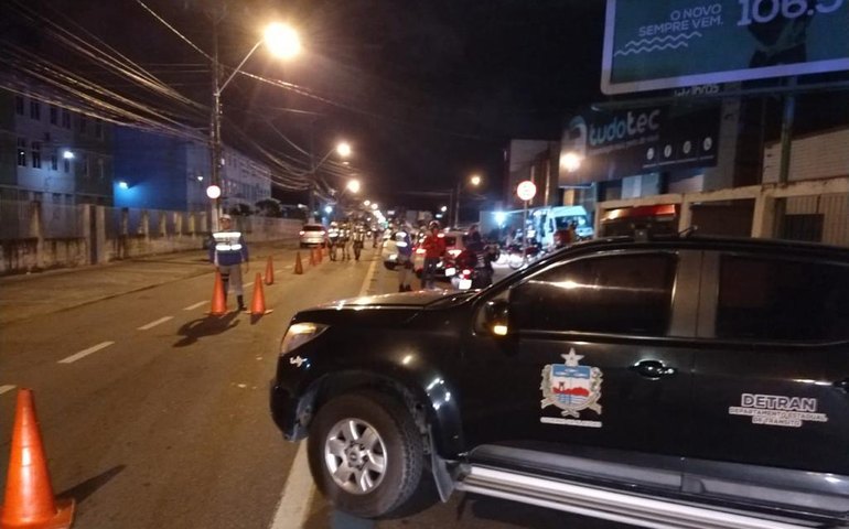 Lei Seca retira 22 condutores de circulação por embriaguez ao volante na capital
