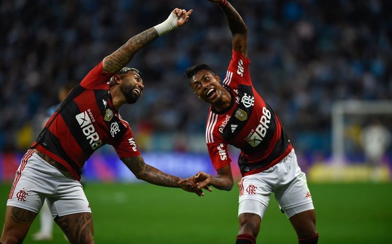 Flamengo vence Grêmio e fica com vantagem na Copa do Brasil