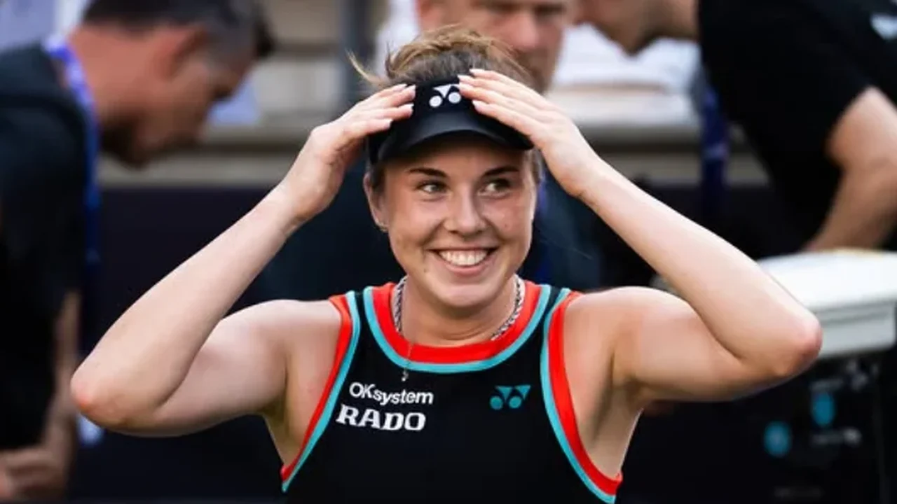 Linda Noskova supera reação de Karolina Muchova e conquista o título de Wimbledon