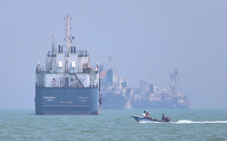 Irã adverte embarcações contra travessia do Estreito de Ormuz sem autorização
