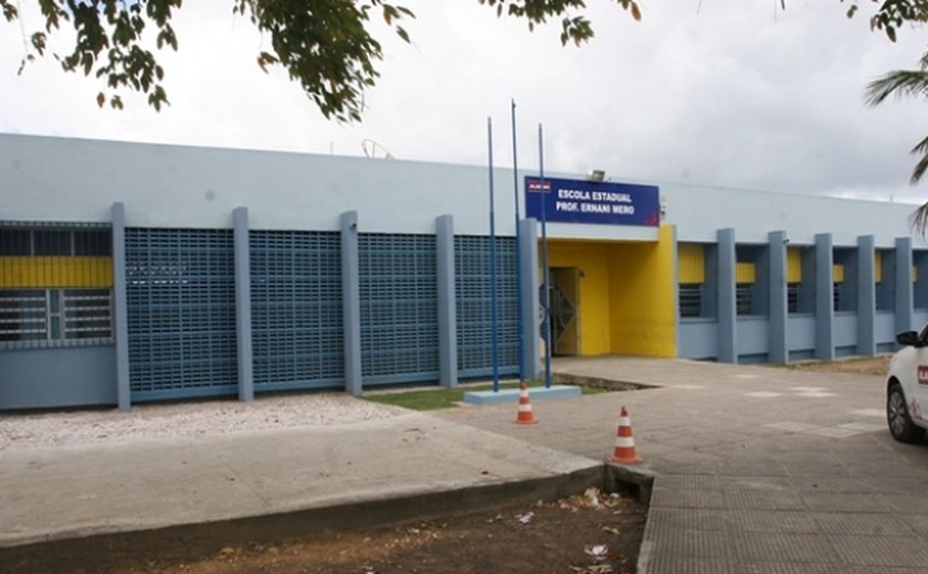 Governador Renan Filho entrega escolas reformadas em Penedo nesta terça-feira (6)