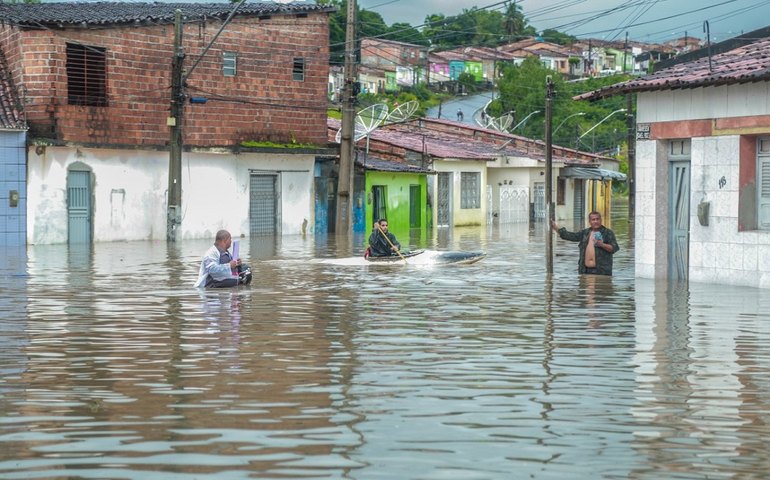 Governo federal destina verba para necessidades de desabrigados e desalojados em Penedo