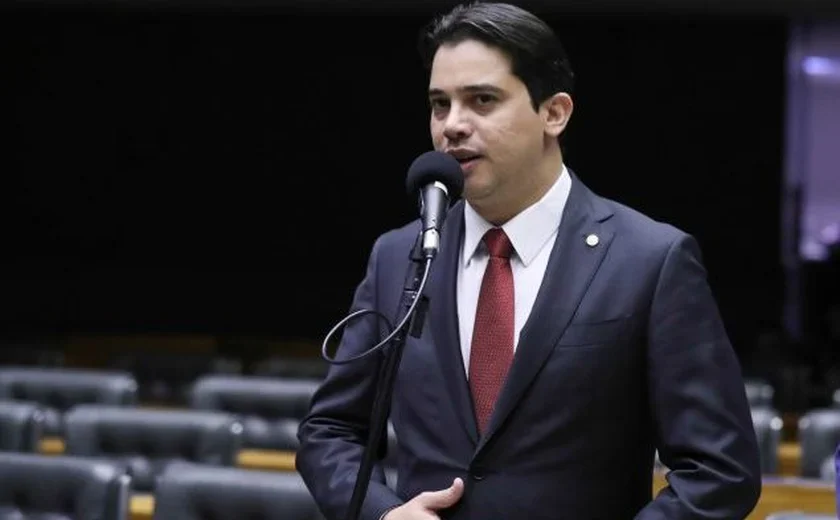 PL expulsa deputado que promoveu encontro para apoiar candidato petista em Fortaleza