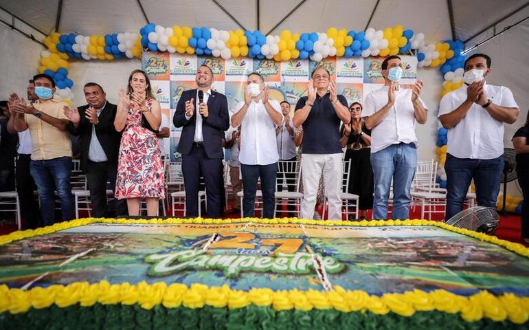 Em Campestre, governador entrega pavimentação de vias e anuncia reconstrução de ponte e do acesso à Usina Santa Tereza