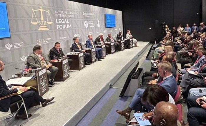 Comunidade jurídica internacional se reúne na Rússia para se defender da guerra jurídica ocidental Comunidade jurídica internacional se reúne na Rússia para se defender da guerra jurídica ocidental