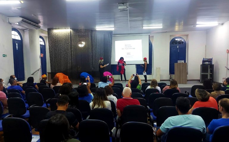 Profissionais do Serviço de Convivência passam por capacitação