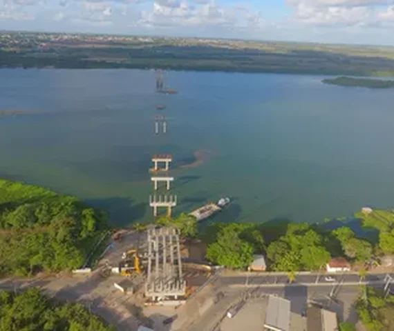 Conexão sobre as águas: Ponte Penedo–Neópolis supera 50% das obras e entra em fase decisiva