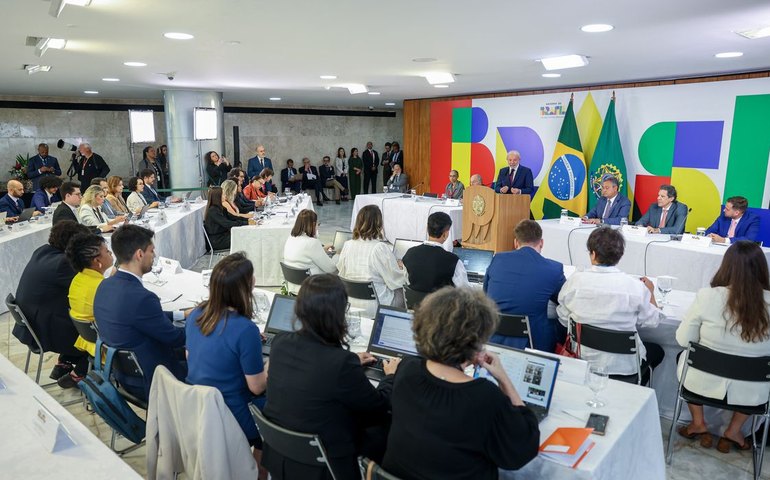 Lula afirma que vai vetar PL da Dosimetria