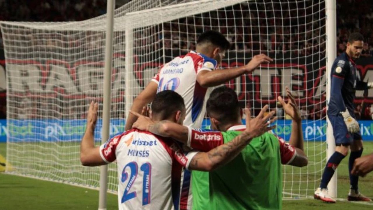 Fortaleza vence duelo direto contra Atlético-GO e deixa a lanterna do Brasileirão