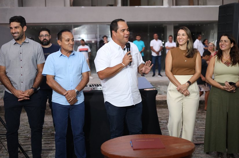Prefeito Bocão assina ordens de serviço de mais de R$ 1,2 milhão em requalificação de ruas do Francês