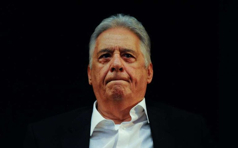 Não tem nada de ilegal, diz FHC sobre armazenagem de acervo