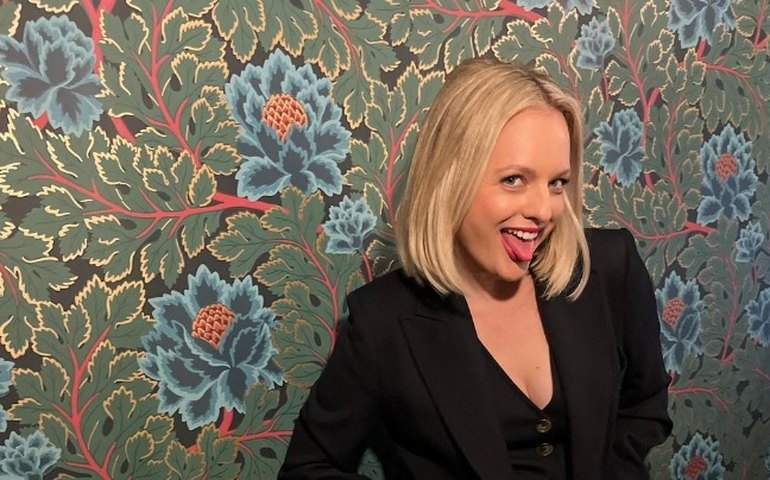 Elisabeth Moss, de 'The Handmaids Tale', anuncia que está grávida de primeiro filho