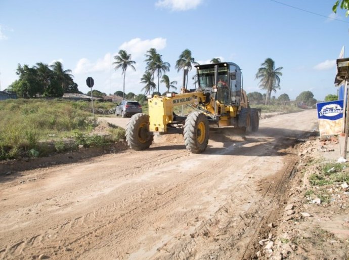 Em Arapiraca, bairro Nova Esperança recebe serviços de terraplanagem
