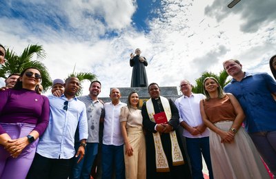 Governador participa das comemorações dos 131 anos de São Luís do Quitunde
