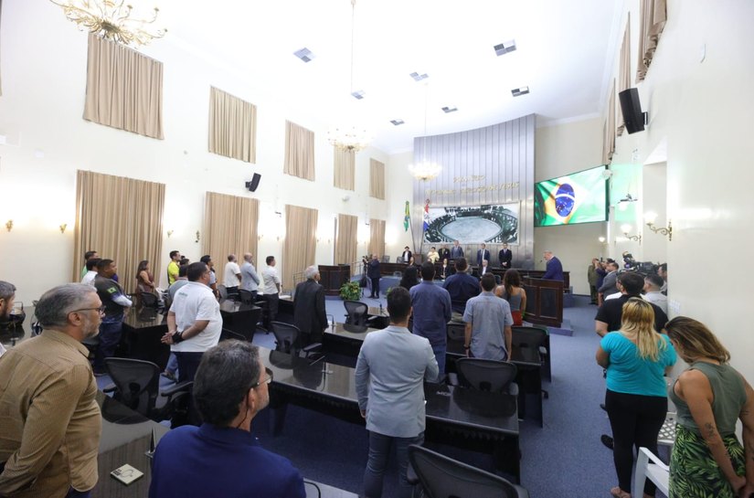 Assembleia debate regulamentação de cães de porte grande em sessão especial