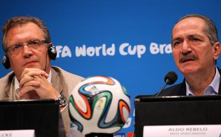 Aldo Rebelo destaca organização do Mundial e Valcke diz que a &#8216;Copa está na rota do sucesso&#8217;