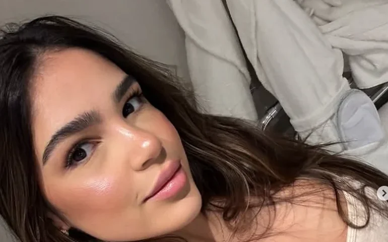 Giovanna Buscacio explica decisão de não mostrar o rosto da filha nas redes sociais