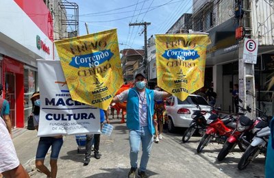 Projeto ‘Frevo Correndo no Centro’ diverte foliões em centros comerciais de Maceió