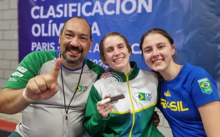 Com Mariana Pistoia, esgrima brasileira chega a três vagas em Paris