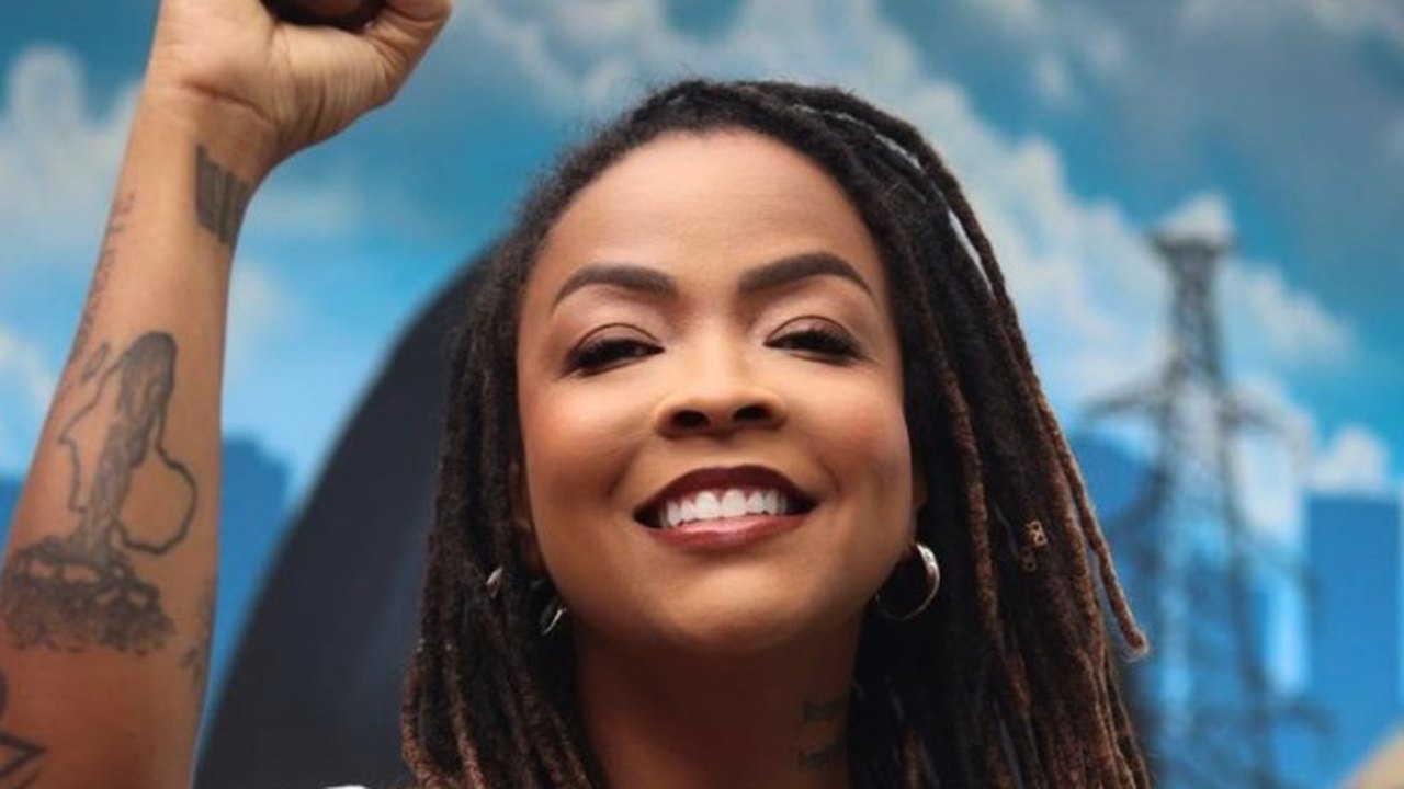 Bienal nas Escolas leva escritora Bárbara Carine para encontro com estudantes no Méier