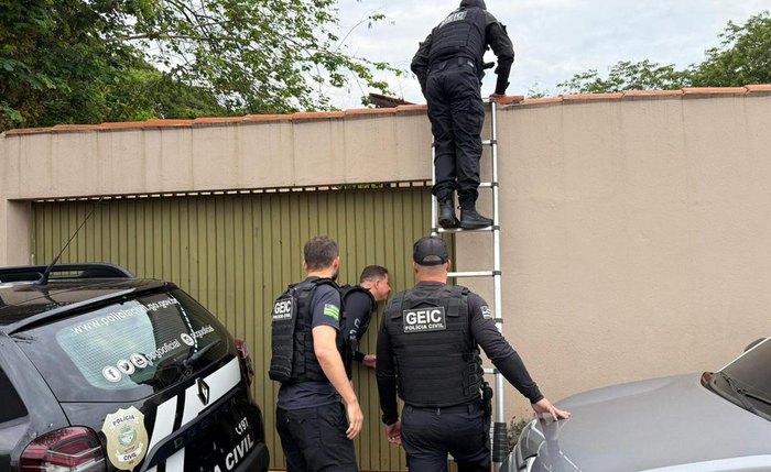 Golpe milionário em loterias: após ser presa, gerente de organização criminosa é trazida para Maceió