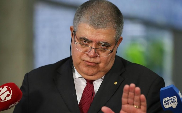 Governo vai buscar &#8220;caminho jurídico&#8221; para garantir posse de Cristiane Brasil