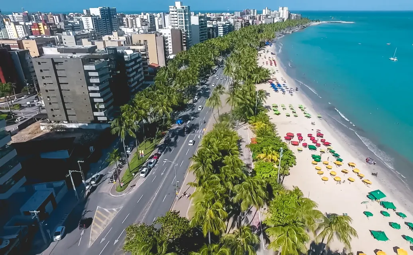 Onda de arrombamentos em ônibus de turismo assola a orla de Maceió