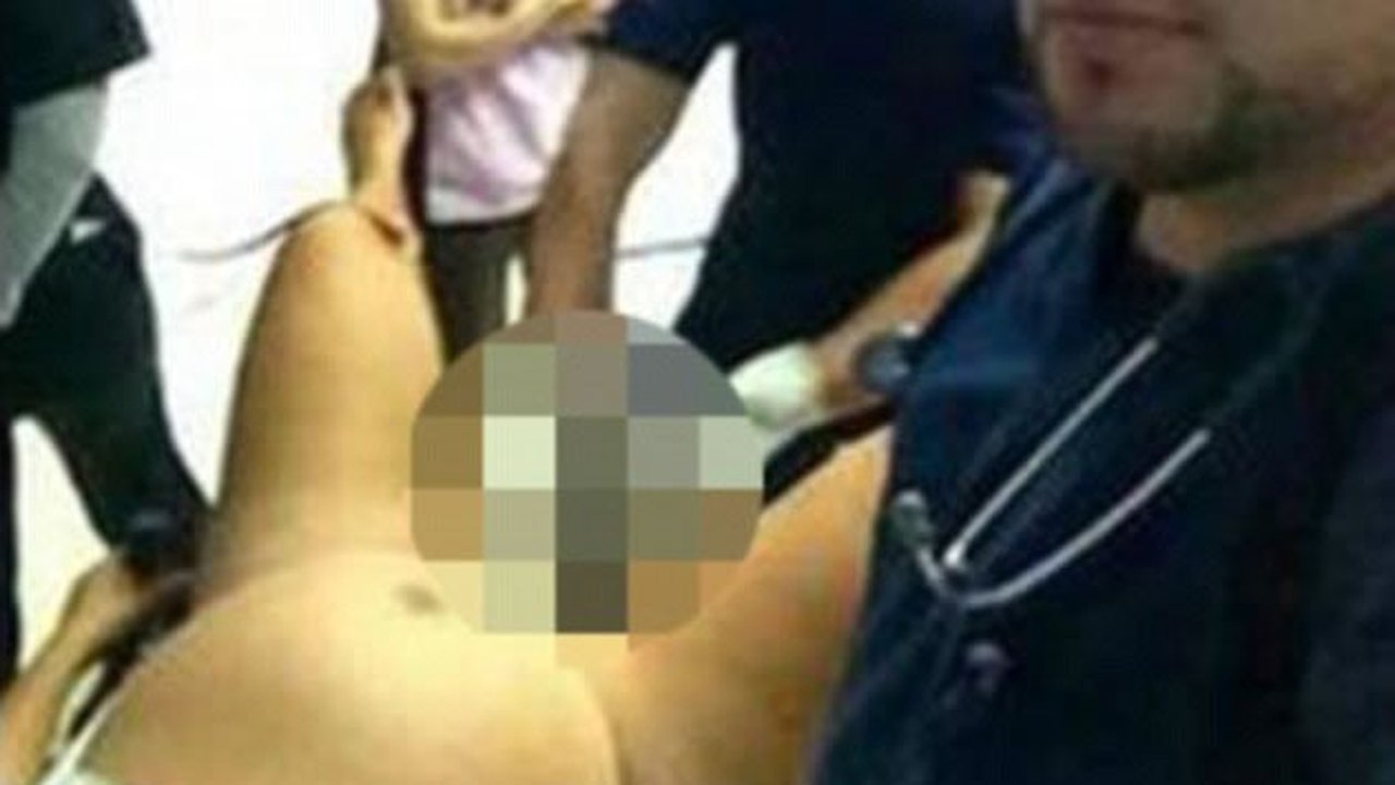 Estudante de medicina faz selfie durante parto e causa revolta