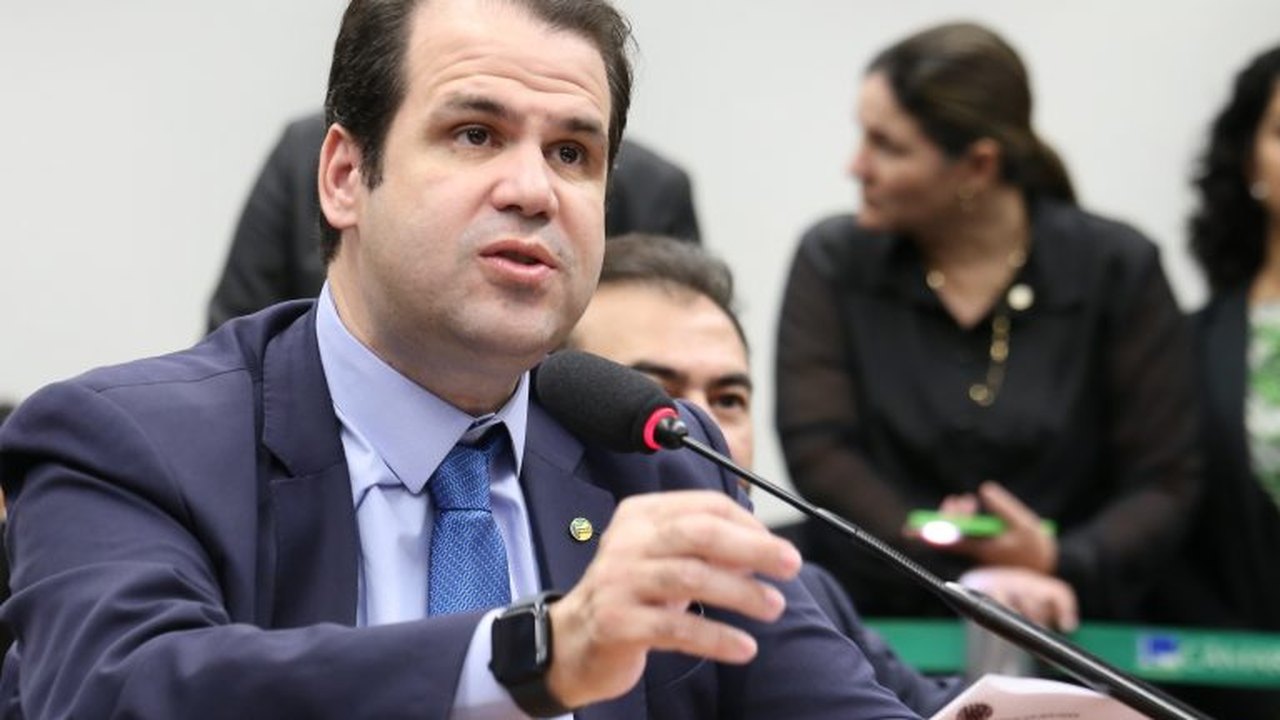 Cancelado debate sobre impactos da dependência tecnológica na sociedade